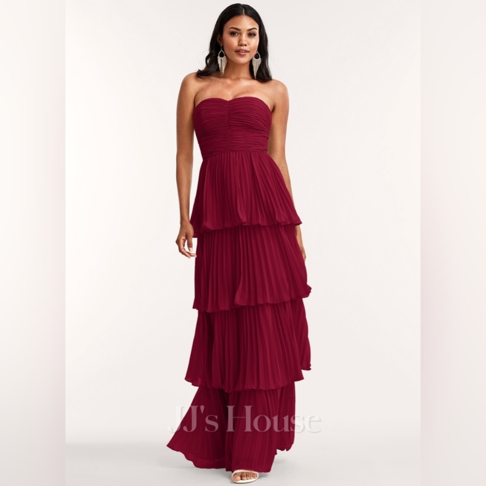 Elegant Burgundy Strapless Tiered Dress